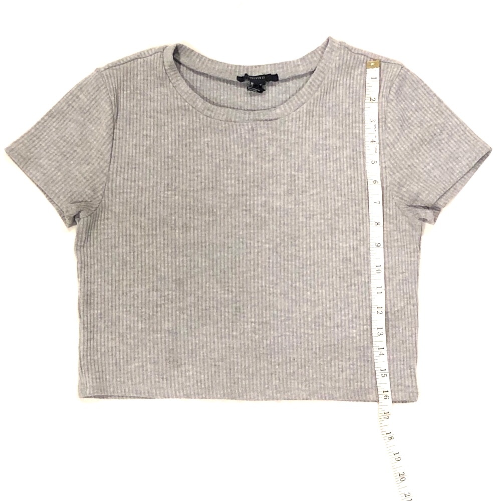 Forever21 Grey cropped tee